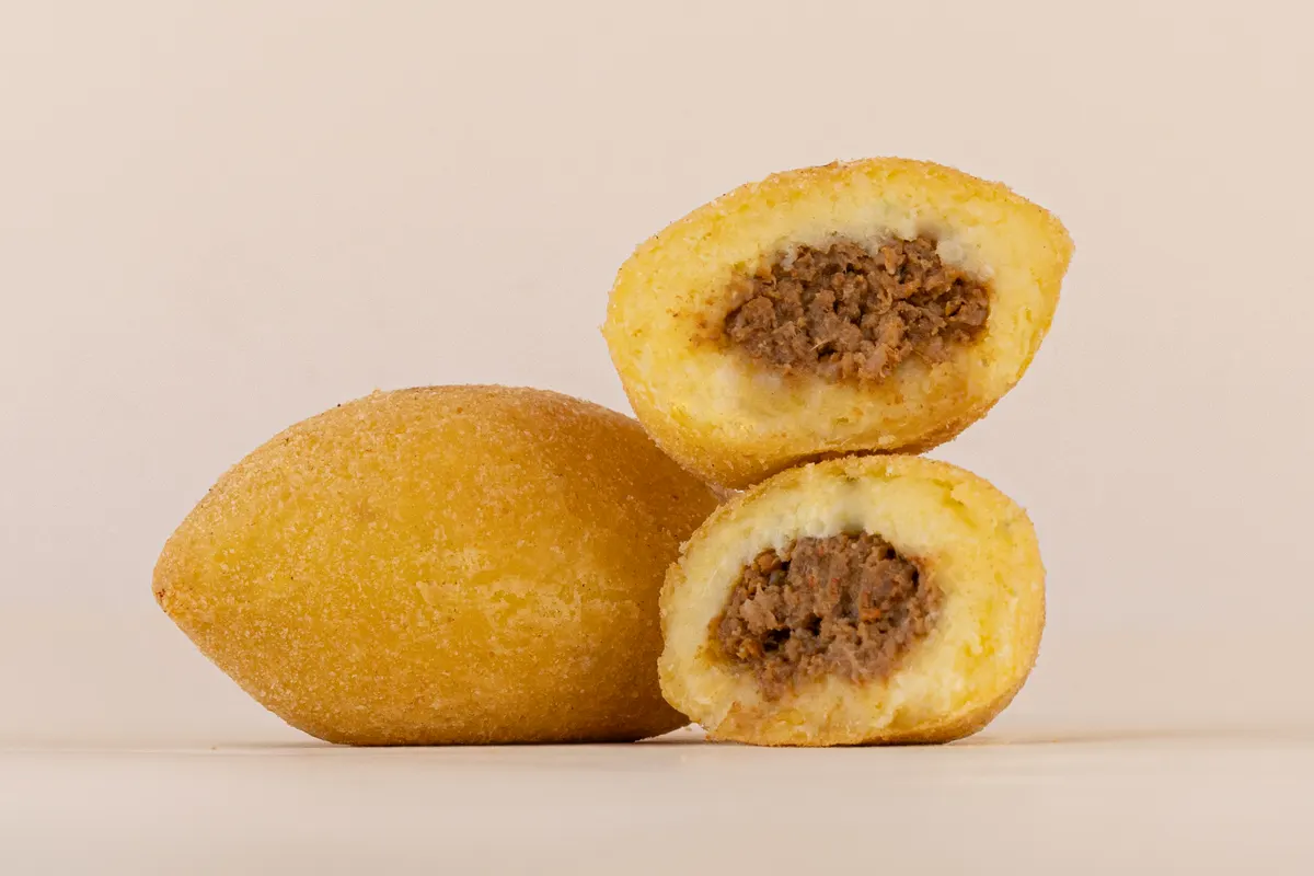 Bolinho de Aipim com Carne