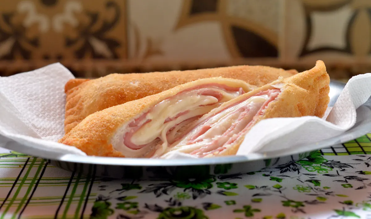 Enrolado de Queijo e Presunto