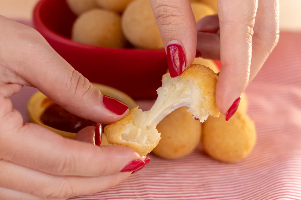 Bolinha de Queijo